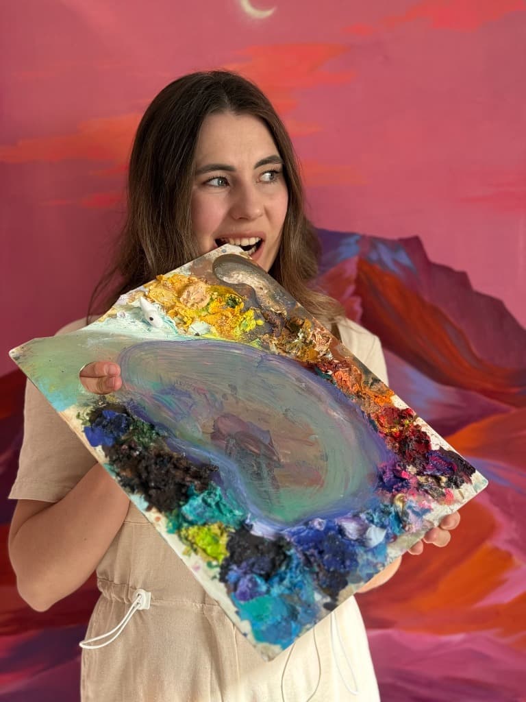 Maryna Riepnova with Palette
